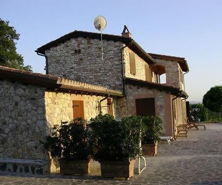 B&B Casale Roshlee Gualdo Cattaneo Luaran gambar