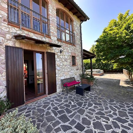 B&B Casale Roshlee Gualdo Cattaneo Luaran gambar