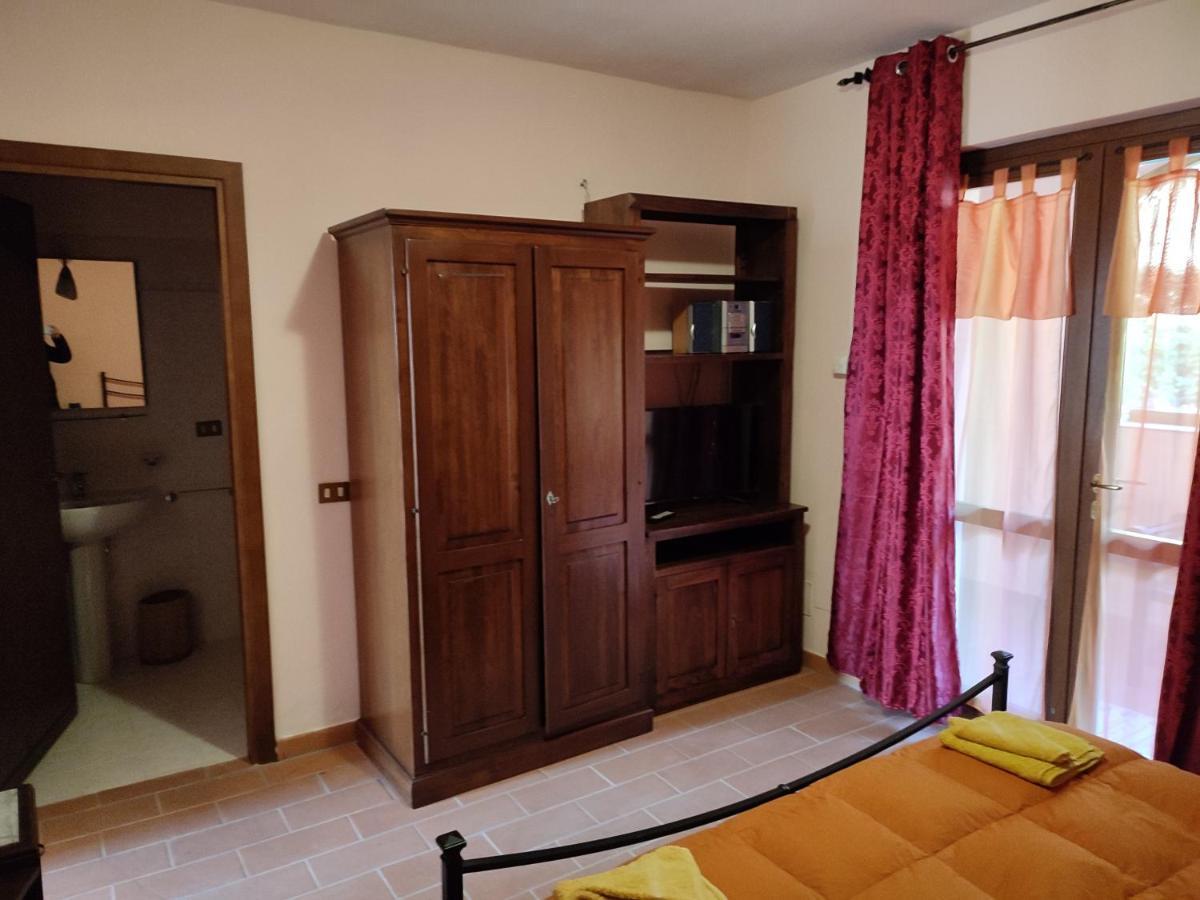 B&B Casale Roshlee Gualdo Cattaneo Luaran gambar