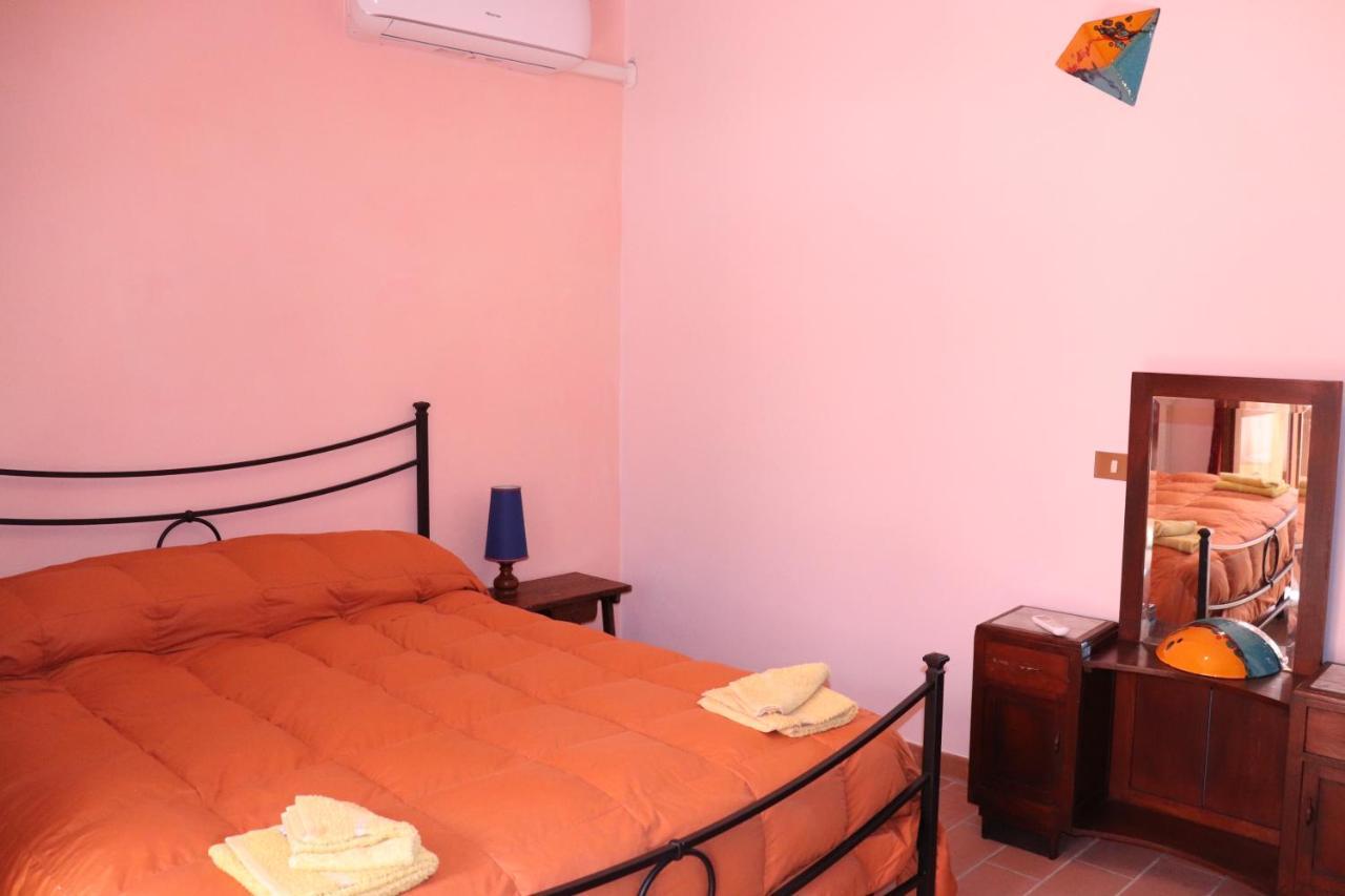 B&B Casale Roshlee Gualdo Cattaneo Luaran gambar