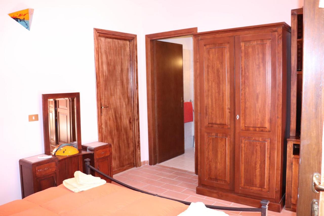 B&B Casale Roshlee Gualdo Cattaneo Luaran gambar