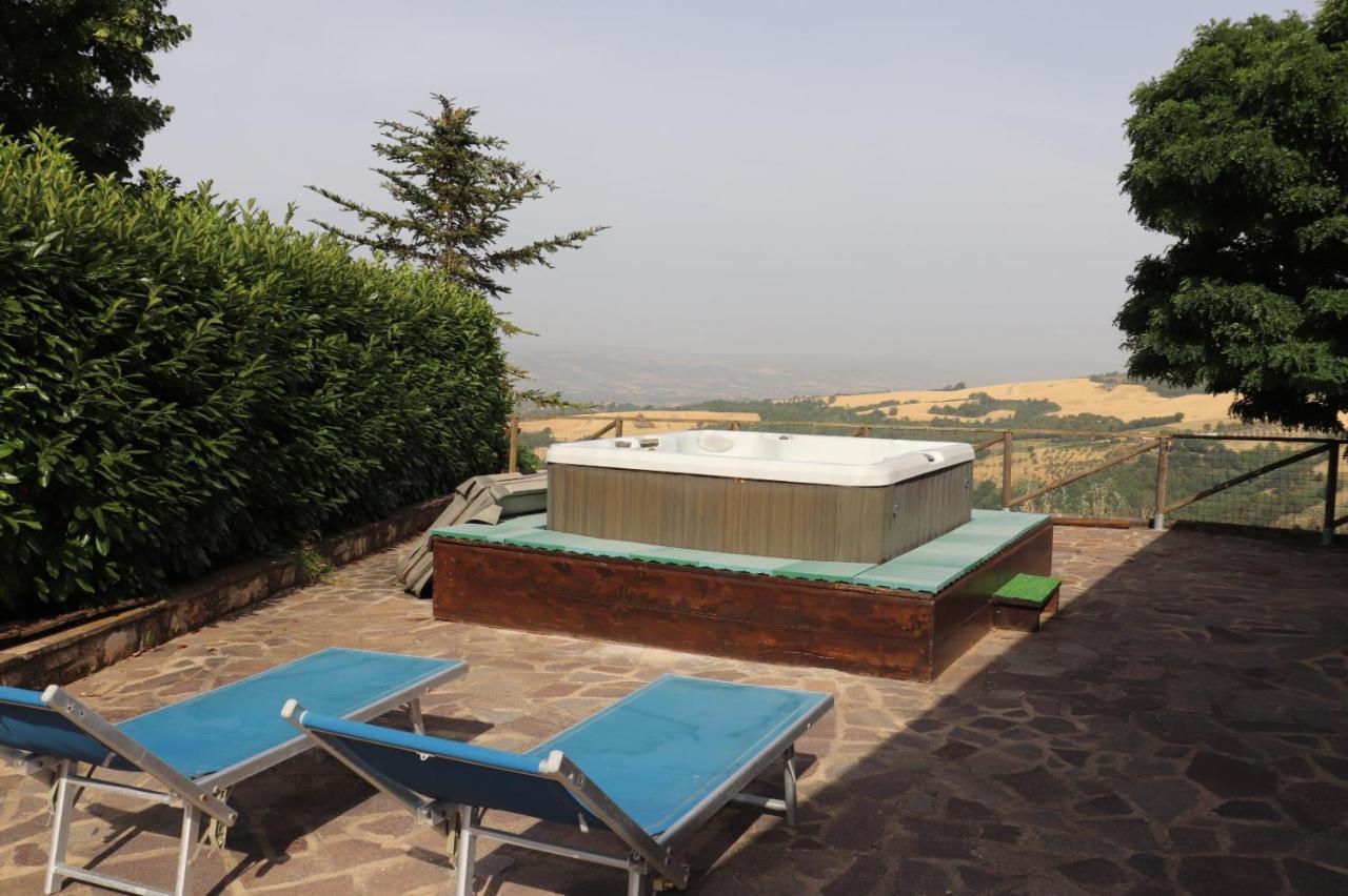 B&B Casale Roshlee Gualdo Cattaneo Luaran gambar