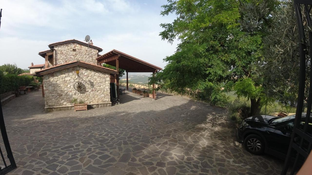 B&B Casale Roshlee Gualdo Cattaneo Luaran gambar