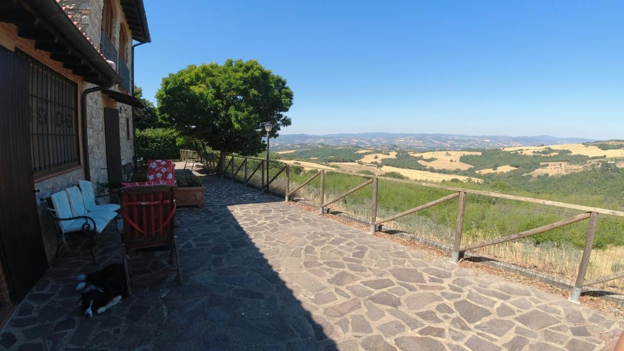 B&B Casale Roshlee Gualdo Cattaneo Luaran gambar