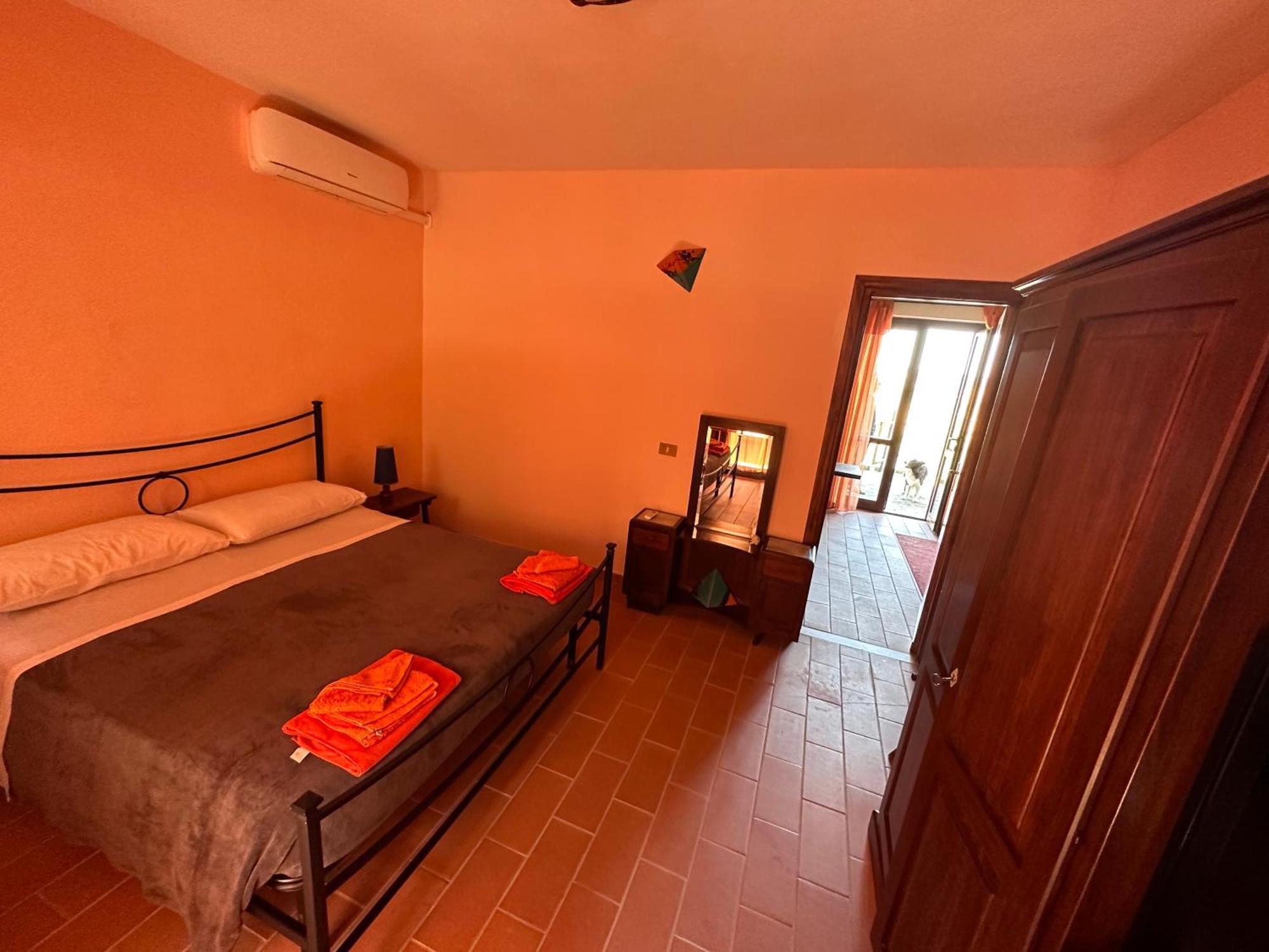 B&B Casale Roshlee Gualdo Cattaneo Luaran gambar